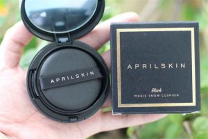 Phấn April Skin đen vàng